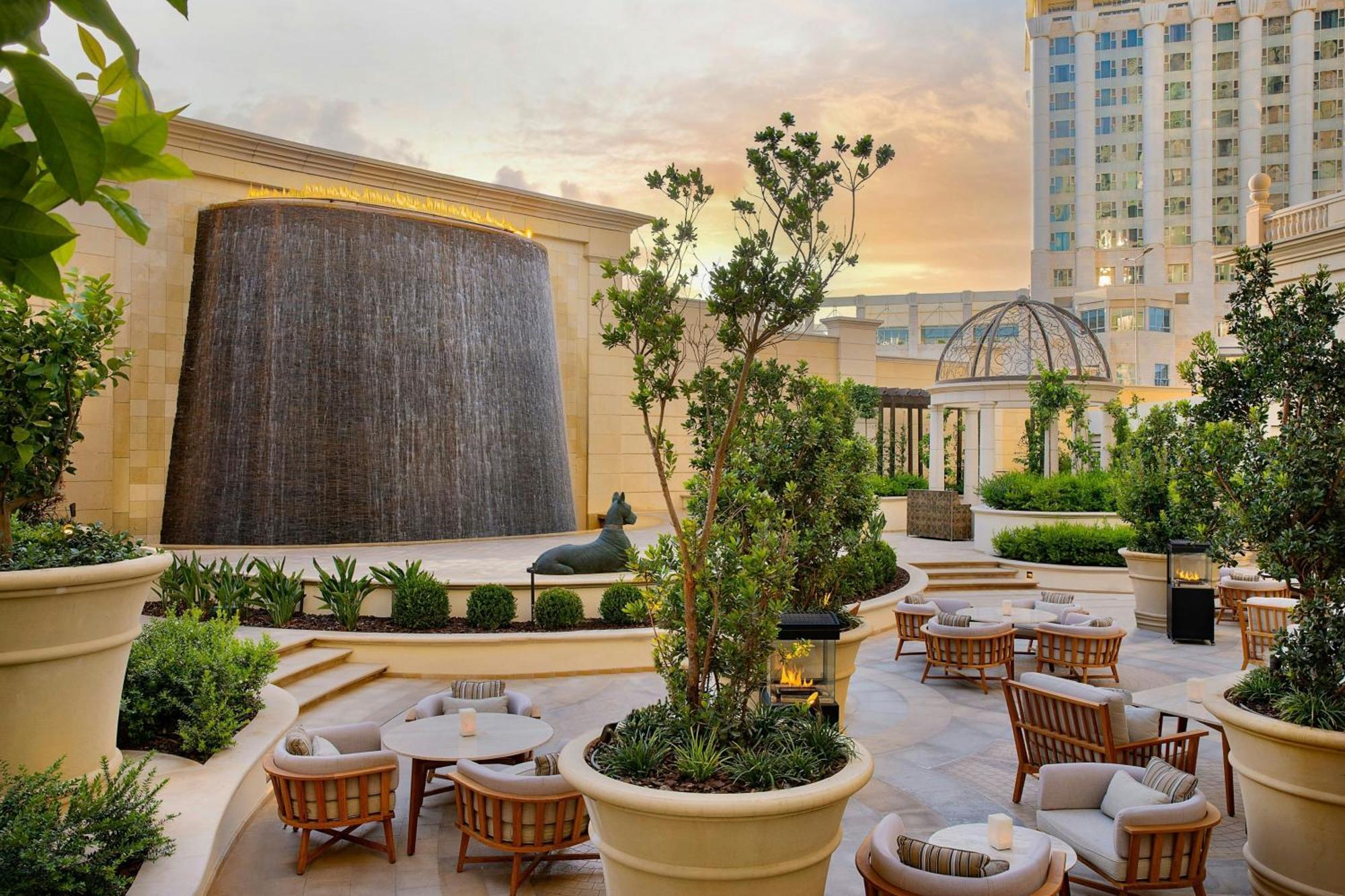 The Ritz-Carlton, Amman Hotel Luaran gambar The Waterfall at Wynn