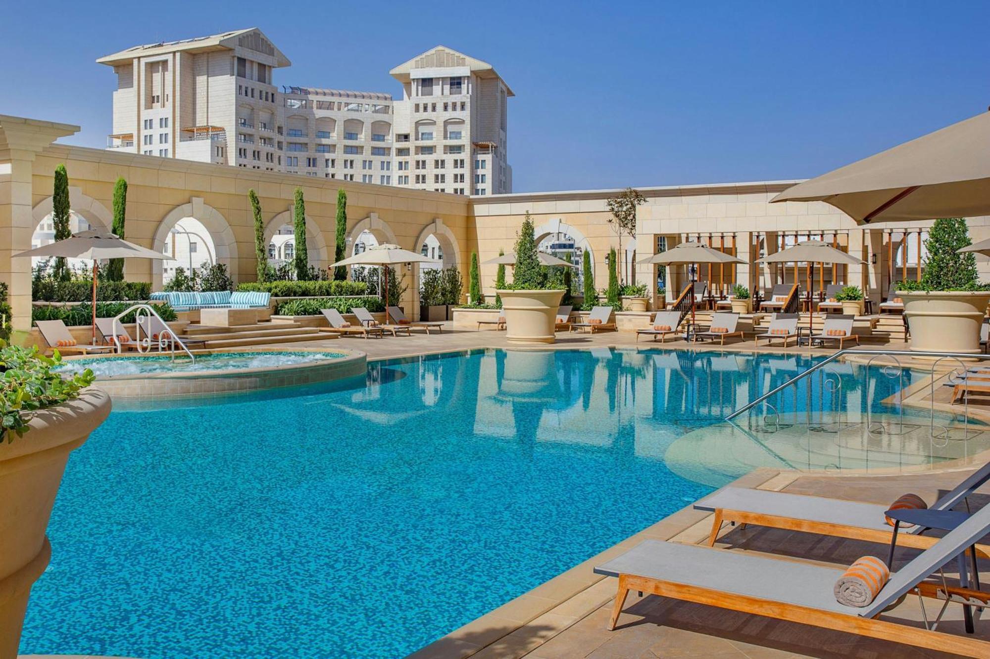 The Ritz-Carlton, Amman Hotel Luaran gambar The pool at the Four Seasons Hotel